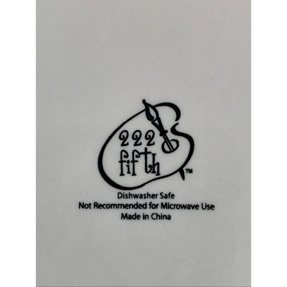 222 Fifth Set of 4 dinner plates in the elegant Damask pattern Black, White - Picture 9 of 11